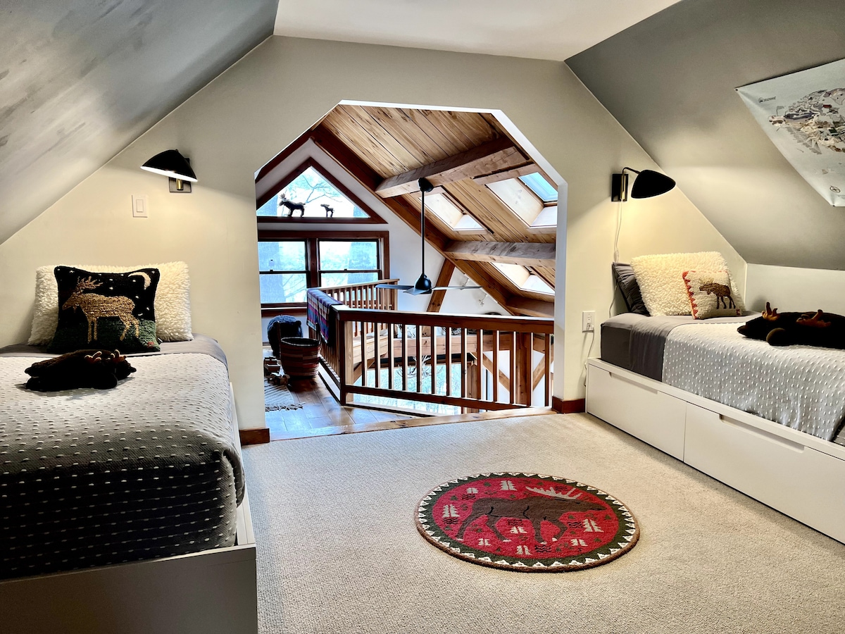 Dormitorio loft en el segundo piso