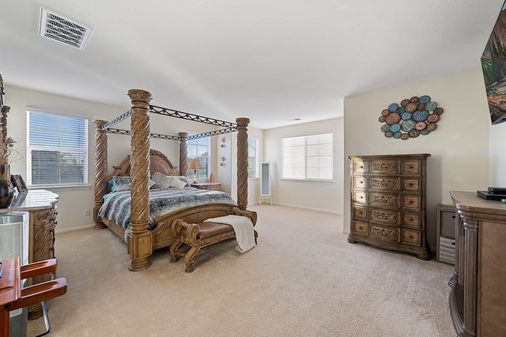 Изглед към спалнята на втория етаж 1