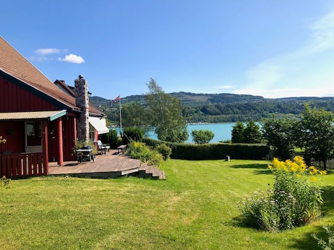 Successful Airbnb property: Spacious waterfront house in Lillehammer