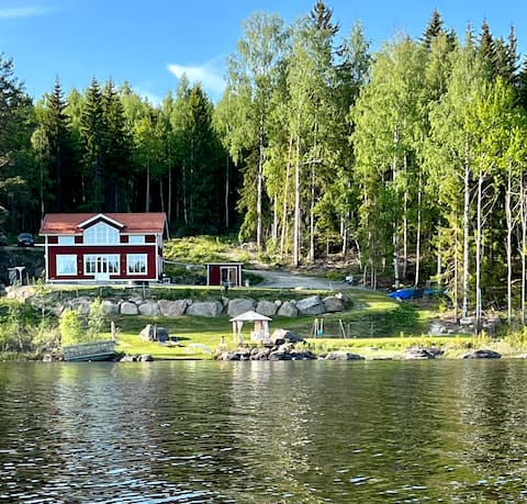 Newly built house with private beach!
