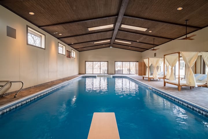 Cerro Vista Estate/Indoor Pool/Hot Tub/Game Room