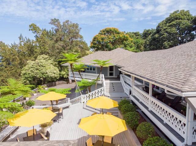 Private 6,500 sf estate with 4 king suites gallery image 2