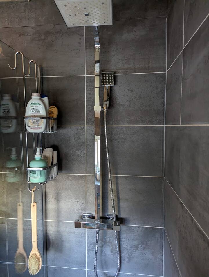 House on the Hill Houses for Rent in Cuxton, England, United Kingdom