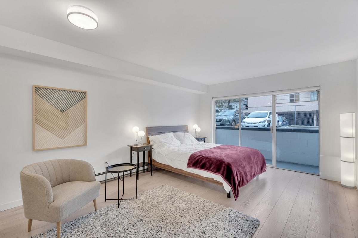 Beautiful & Spacious Studio in the West Side