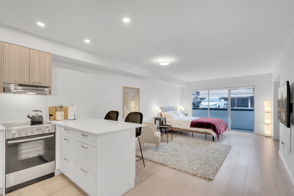 Beautiful & Spacious Studio in the West Side
