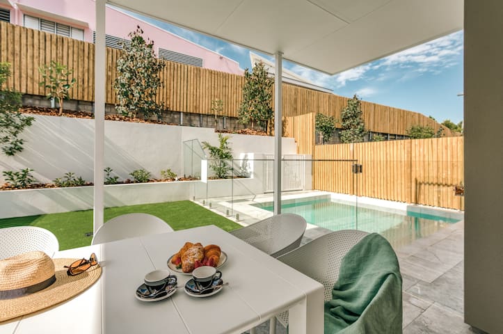 Essence Peregian Beach 5 Bedroom home Private Pool