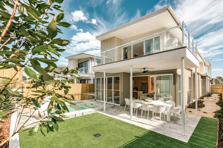 Essence Peregian Beach 5 Bedroom home Private Pool gallery image 2