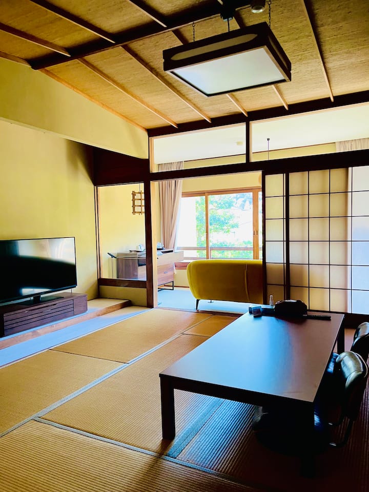 Misasa Onsen Japanese Ryokan | 10-tatami Japanese-style room with ...