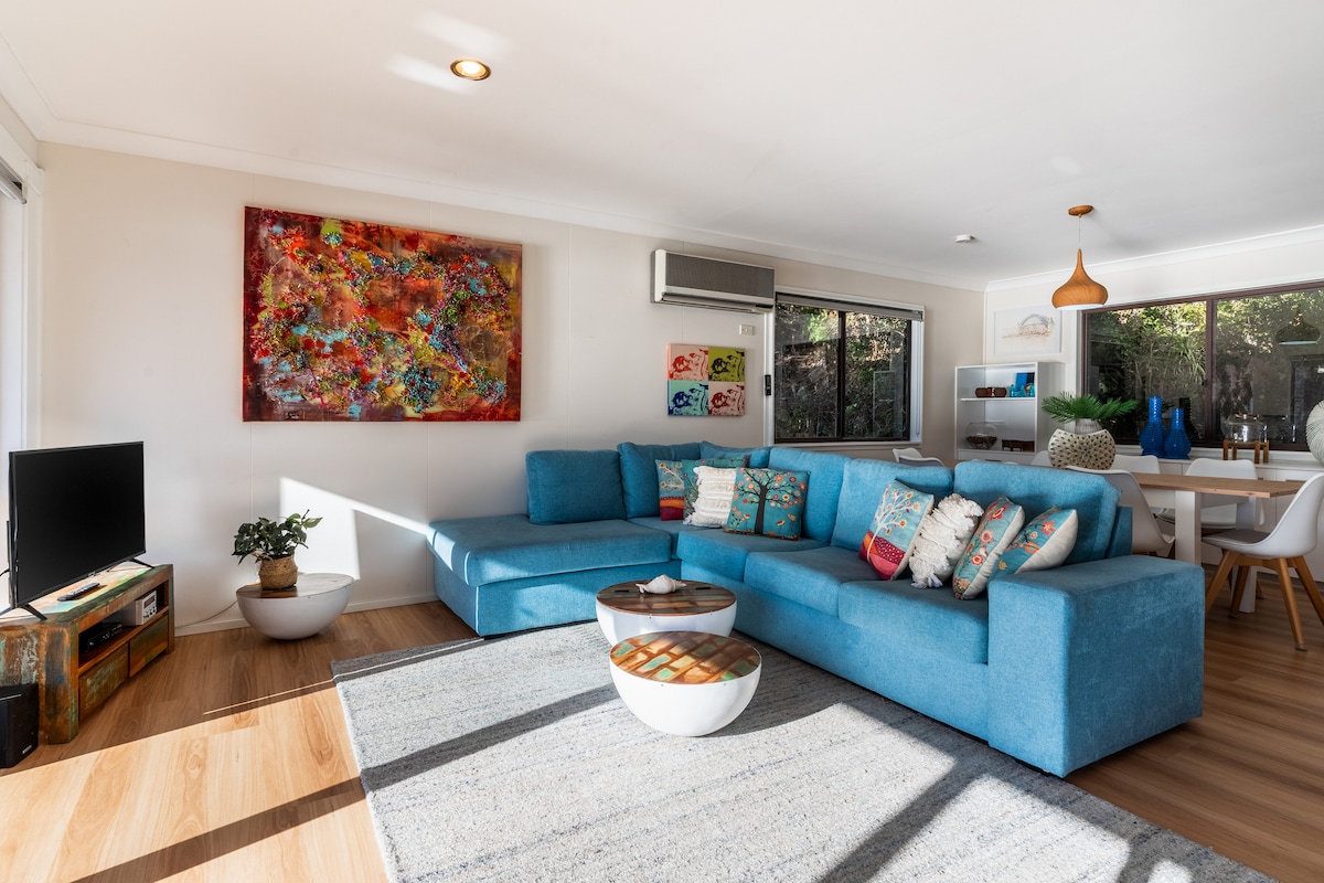 Successful Airbnb property: River Shack - Hawkesbury Paradise boat access only in Central Coast Council