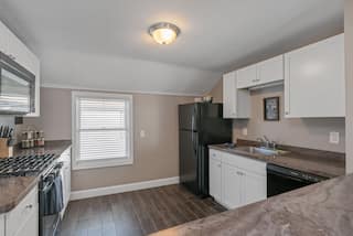 South Buffalo 2 Bed Upper, photo 4 of 13