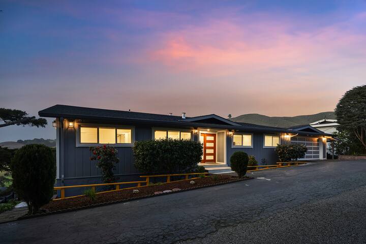 Spellbinding 5 BR Ocean View Pool Table Remodeled! gallery image 4