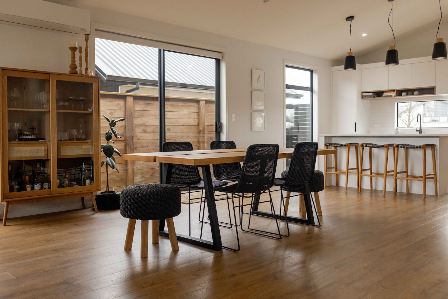 The Hampton – Modern Retreat 5