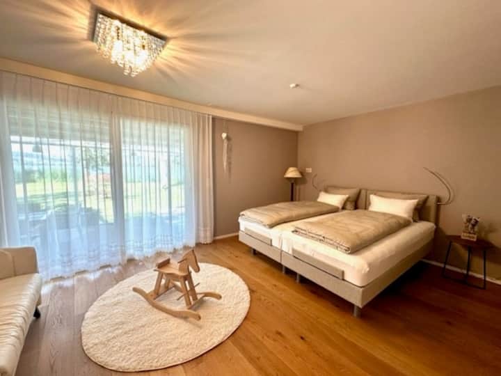 Schlafzimmer 2 im EG. Betten einzelstellbar oder zusammenschiebbar.