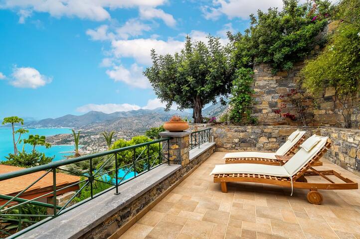 Leyla Luxury Villa with Spinalonga View gallery image 4