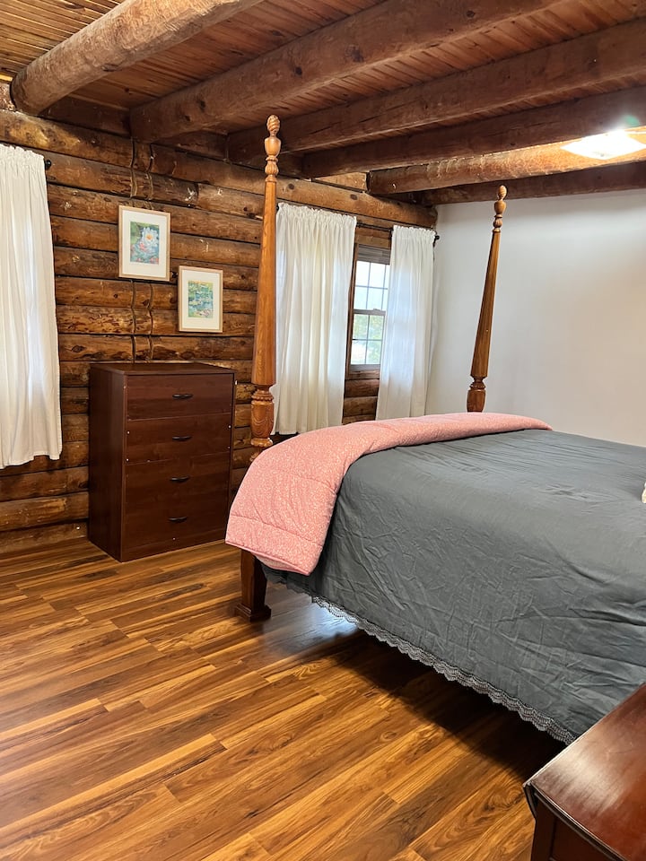 Cozy cabin on 10 acres w/ pond