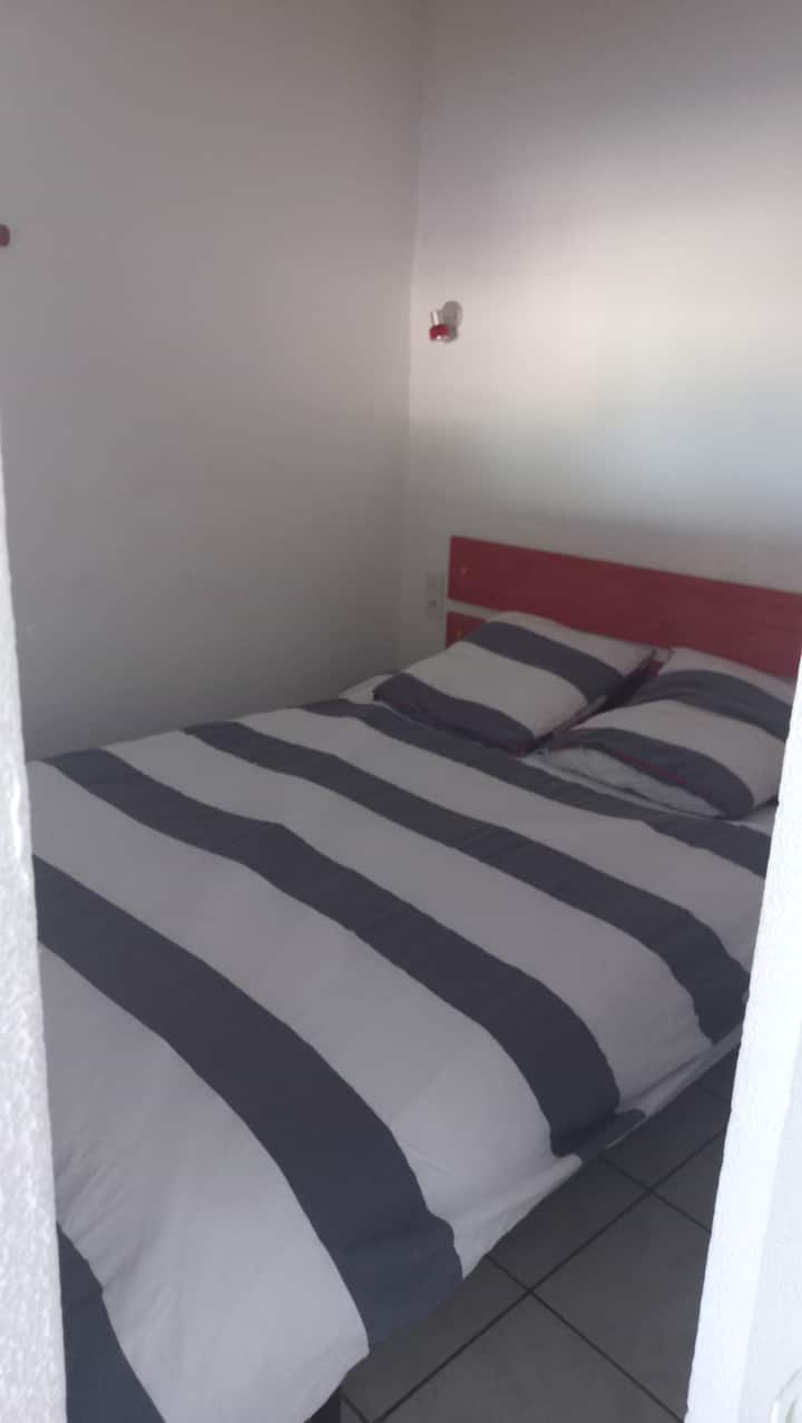 Chumba cha kulala Kitanda cha watu wawili-1/190 sentimita