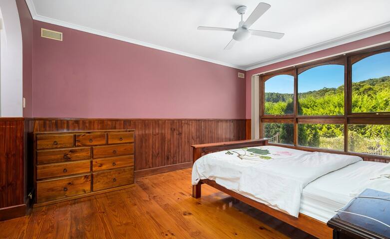 Valley Views farm house-A gallery image 5