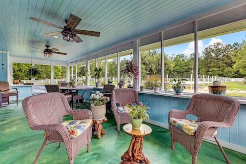 Hideaway Cottage by the Pond