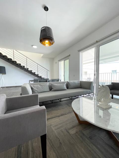 Spacious ocean view 3 bedroom apartment