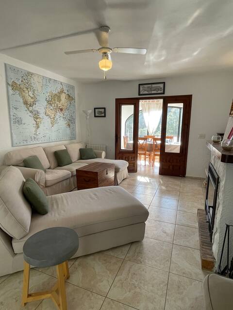 Anuncio de Airbnb popular: Casa Tranquila en Teulada