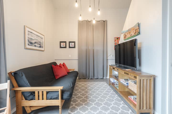 back guest house futon