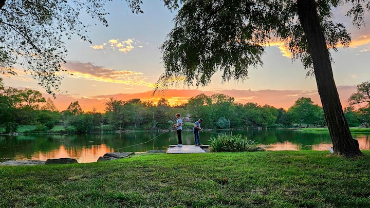 Swan Shores - Lakefront home in Wichita