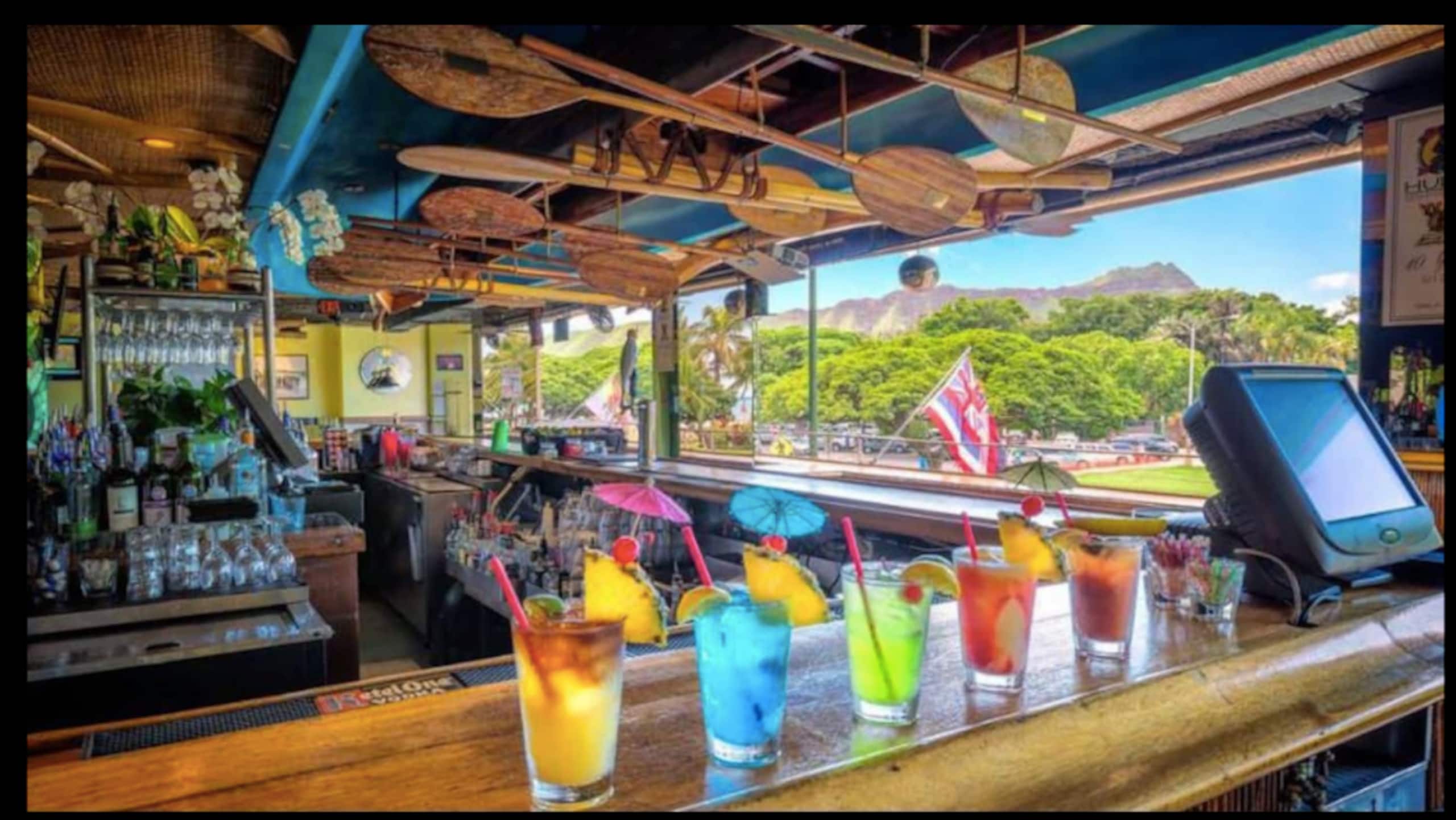 Fabulous location Waikiki Grand Hotel - Image 36