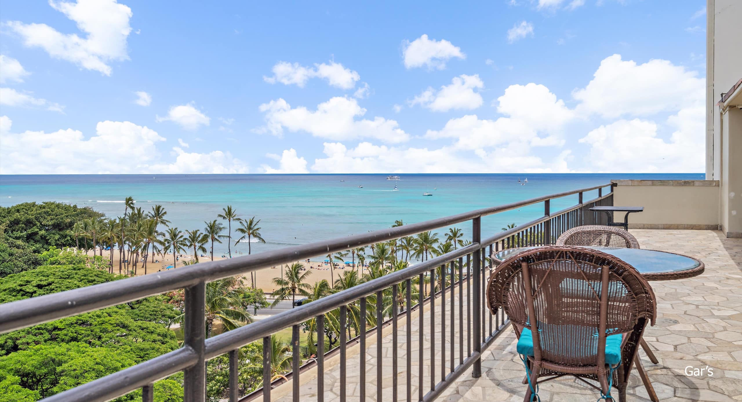Fabulous location Waikiki Grand Hotel - Image 16