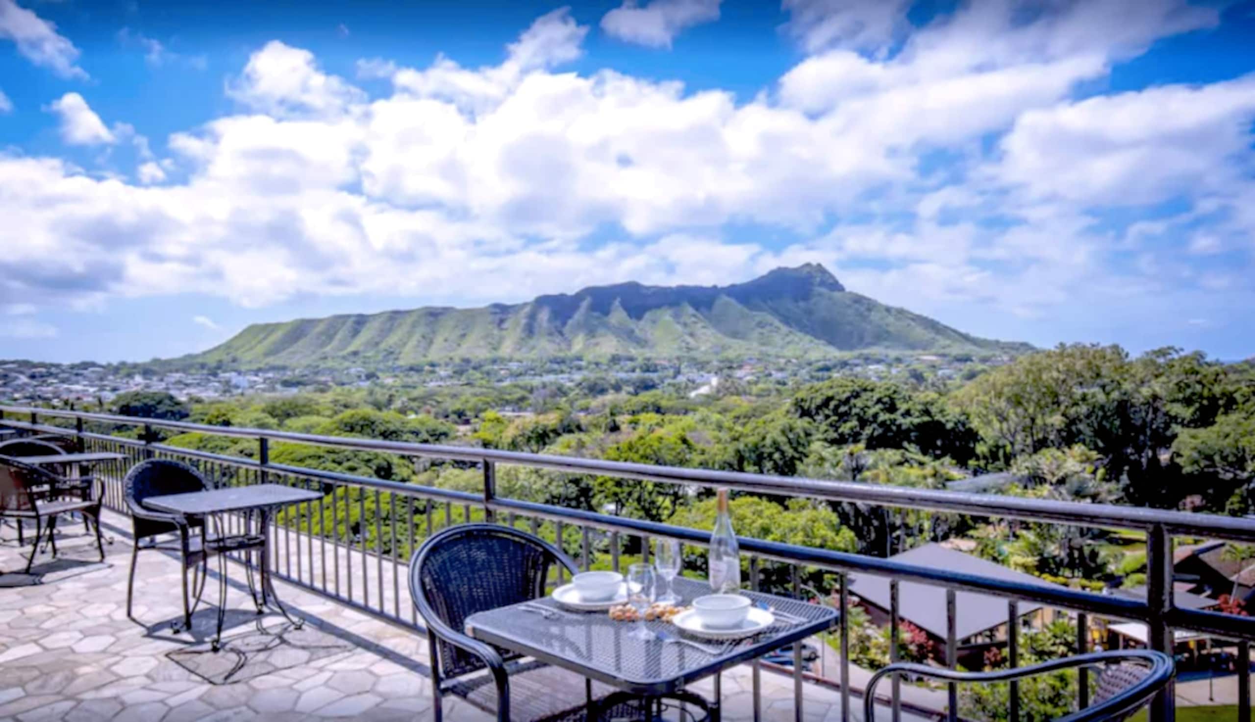 Fabulous location Waikiki Grand Hotel - Image 13