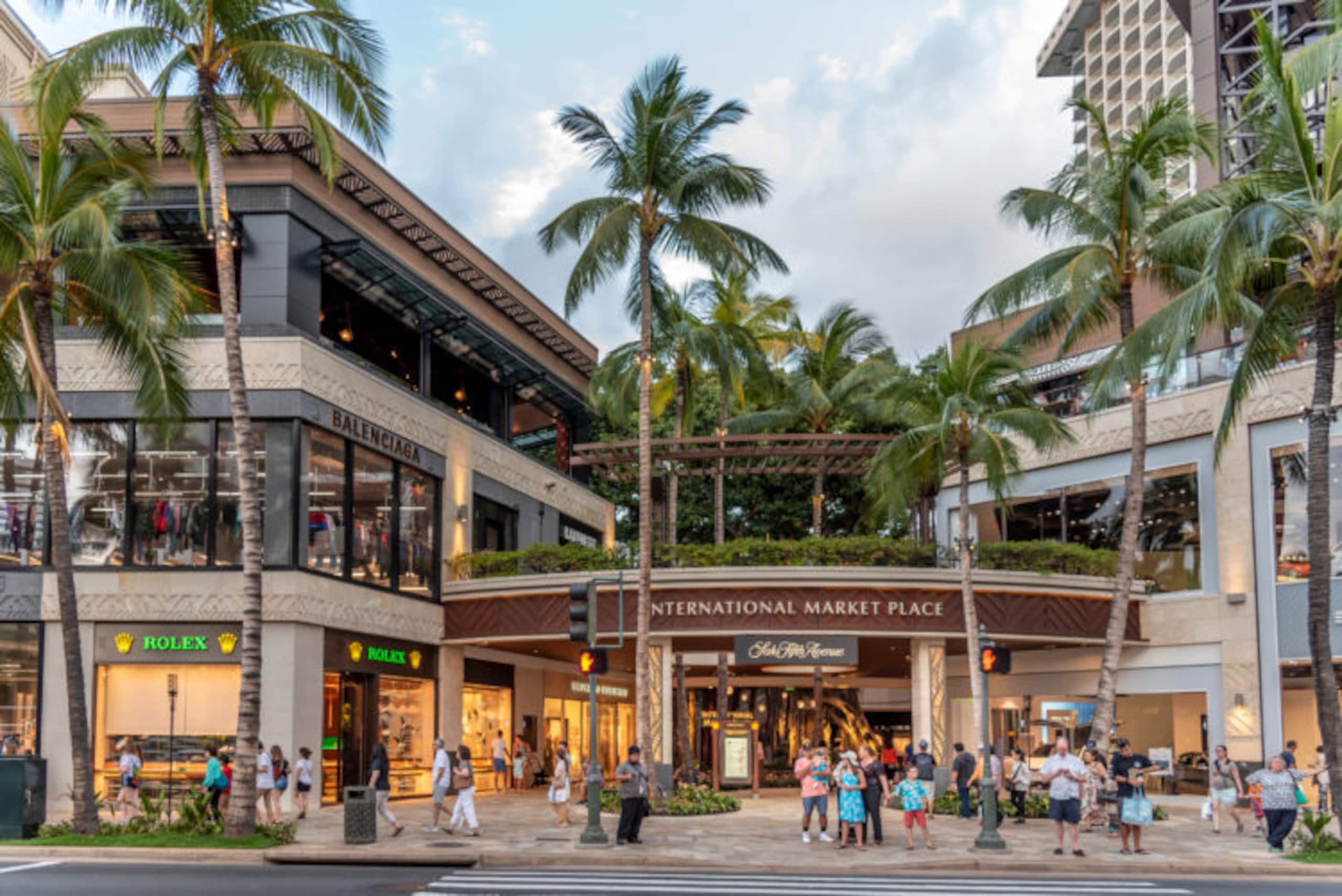 Fabulous location Waikiki Grand Hotel - Image 32