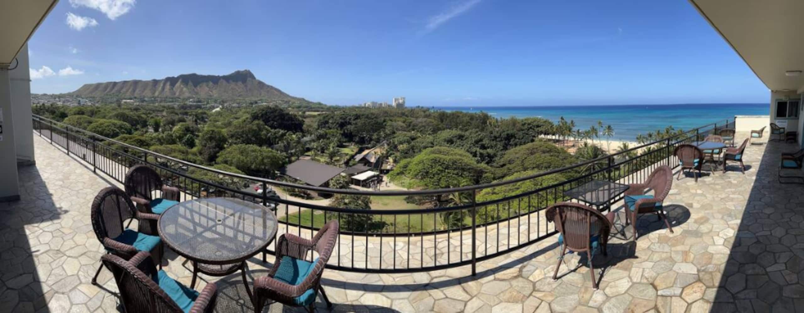 Fabulous location Waikiki Grand Hotel - Image 18
