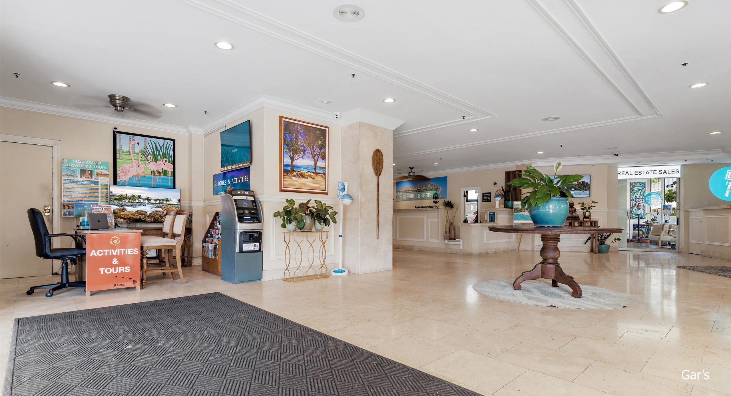 Fabulous location Waikiki Grand Hotel - Image 23
