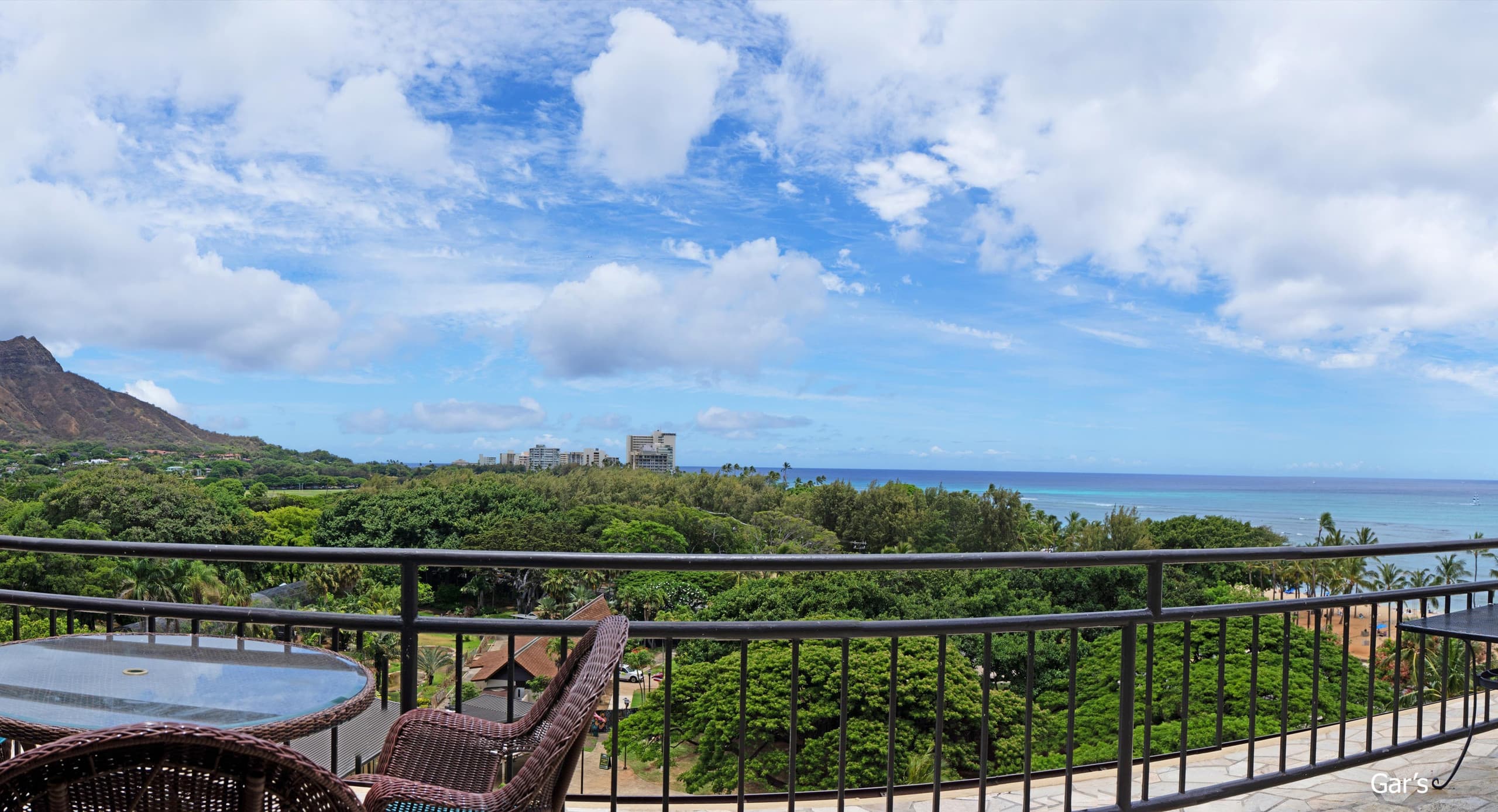 Fabulous location Waikiki Grand Hotel - Image 15