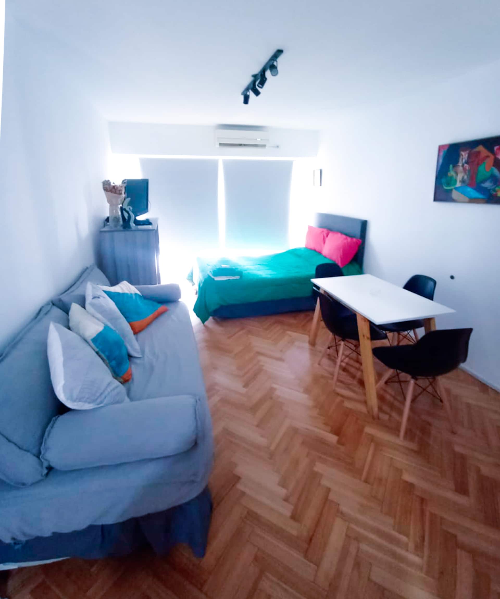 One-bedroom apartment in Monserrat