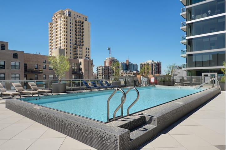 Highrise Hideout (2BD / 2BA)