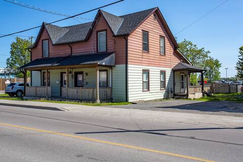 Sleeps 7 - Cozy 3BR Riverview Home Close to Water!