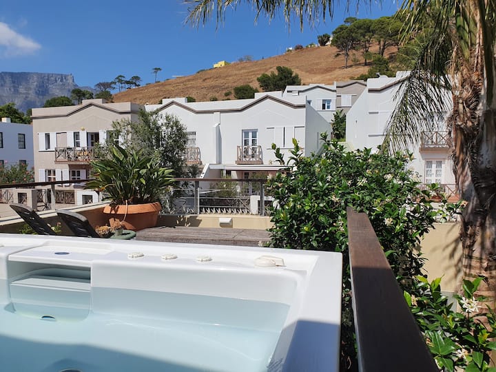 70 Loader Street - 4star With Roof Deck Hot Tub - Cape Town