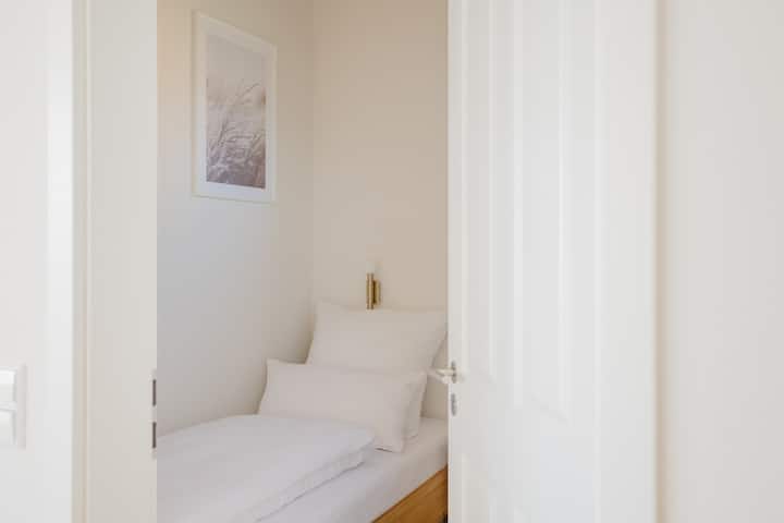 Samostatná izba so samostatnou posteľou (200 x 90 cm)