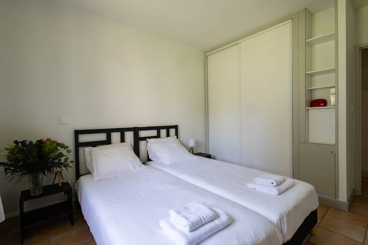 חדר שינה מס '2 Gîte La Sapinière - מיטות נפרדות (2x90 ס"מ)