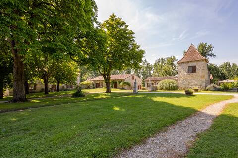Pehillo Estate-3 houses & king size beds+pool-18 p