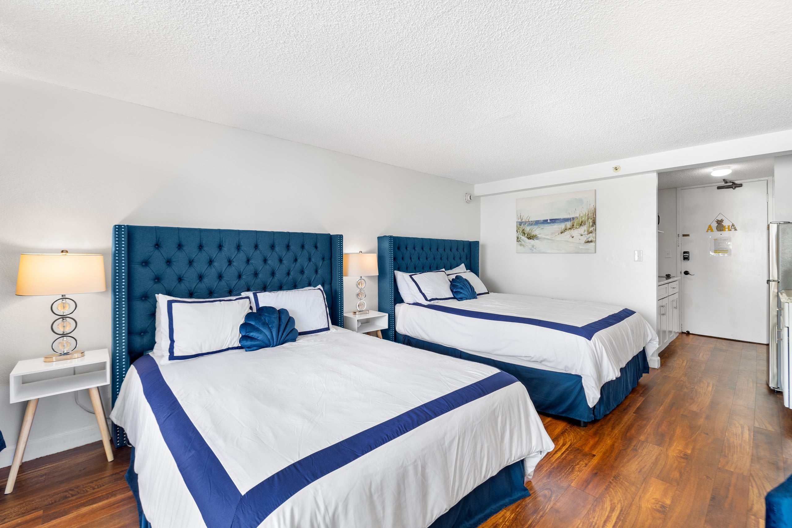 Condo in Honolulu · ★4.87 · 1 bedroom · 2 beds · 1 private bath - Image 10