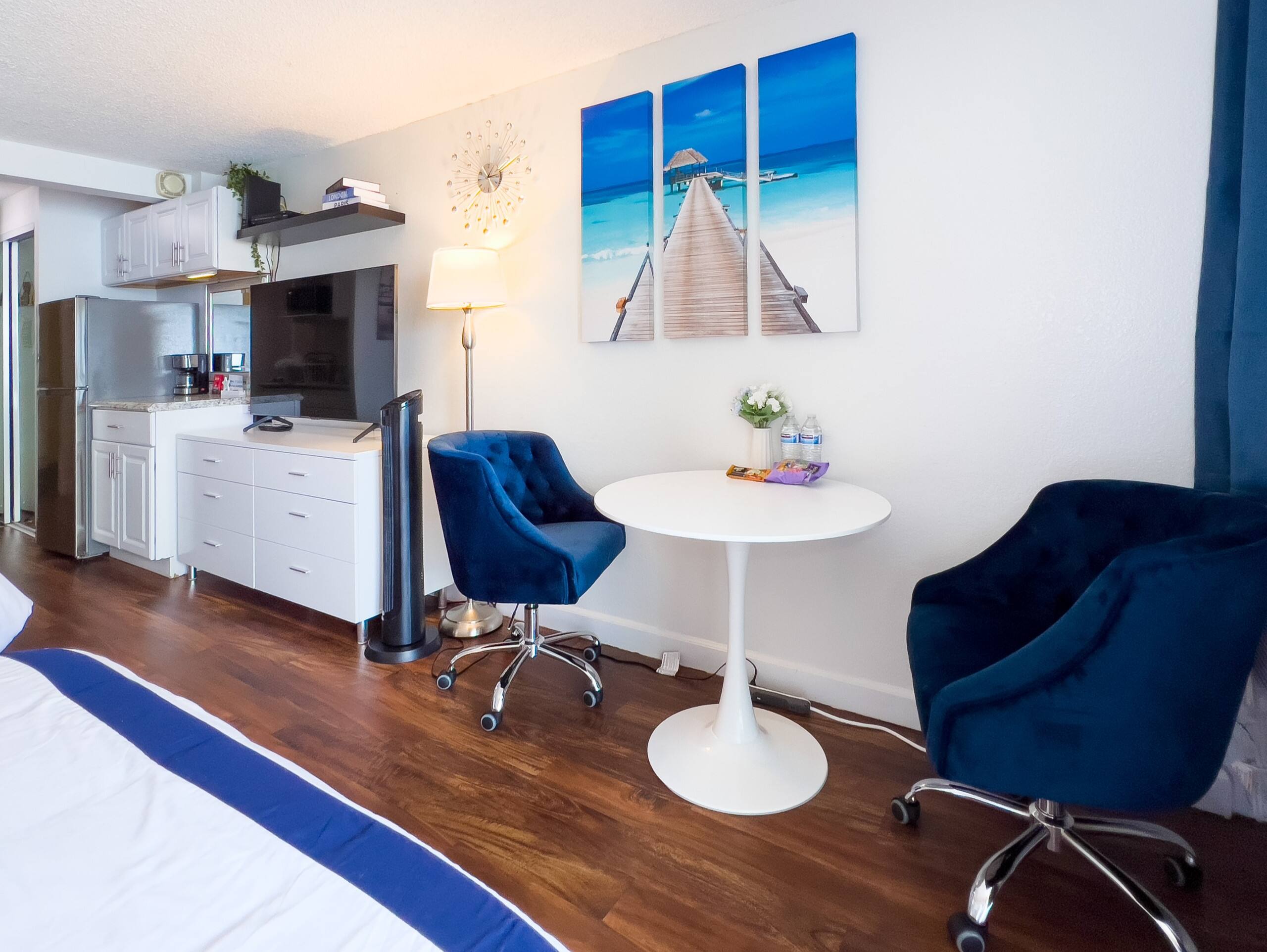 Condo in Honolulu · ★4.87 · 1 bedroom · 2 beds · 1 private bath - Image 8