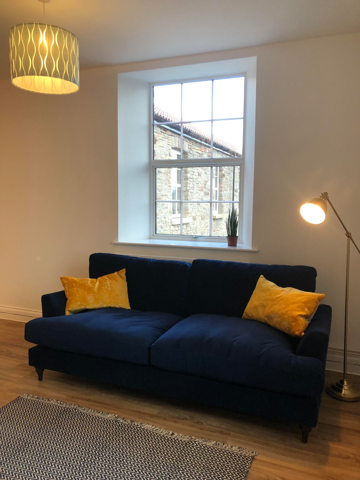 Successful Airbnb property: Bright and spacious two bed apartment in Stoke Park And Cheswick