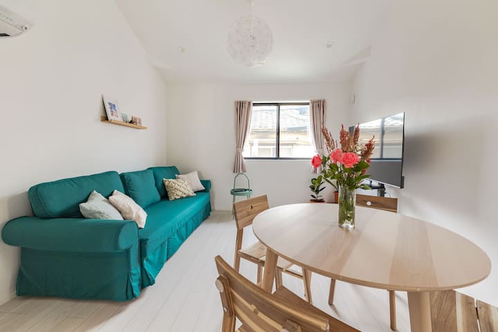 晴空塔电车站6 5 0米，步行8分钟，最近的电車站步行4分，成田，羽田機場直達