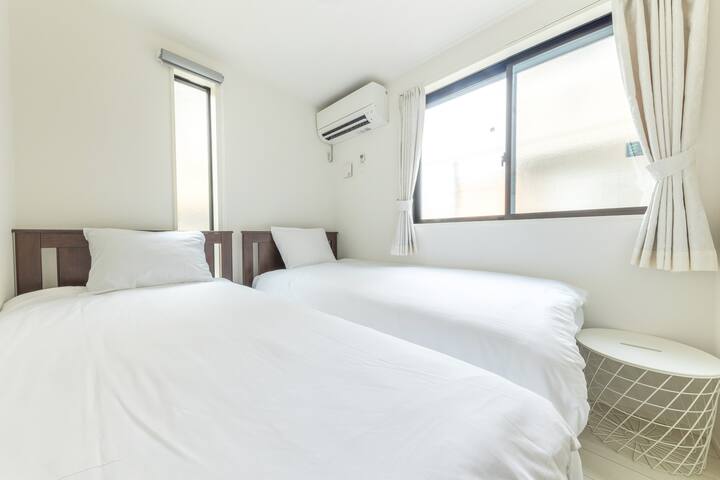 晴空塔电车站6 5 0米，步行8分钟，最近的电車站步行4分，成田，羽田機場直達 gallery image 3