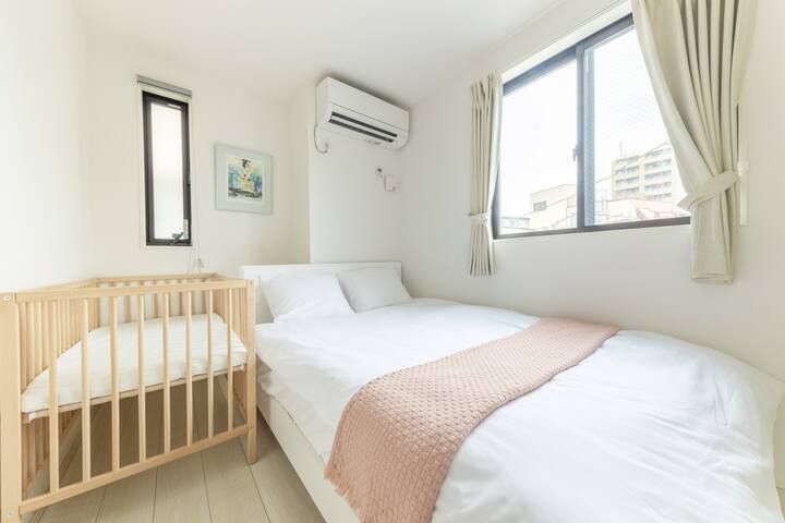 晴空塔电车站6 5 0米，步行8分钟，最近的电車站步行4分，成田，羽田機場直達 gallery image 4