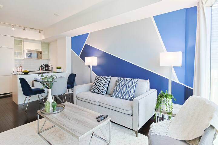Bright & Spacious Condo | Next to CN Tower