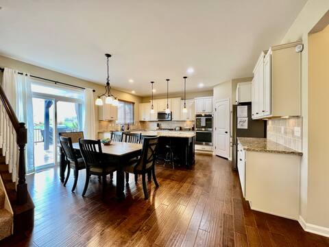 Large Executive Home In Lebanon Golf Community