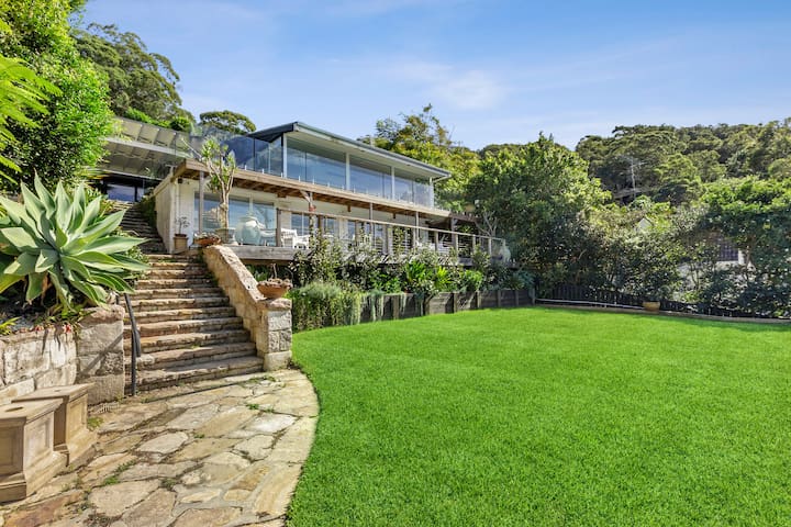 Villa Aix Newport gallery image 3