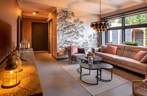 Top performing Airbnb: Luxurious and cozy overnight stay with sauna/hot tub in Anjum Noordoost